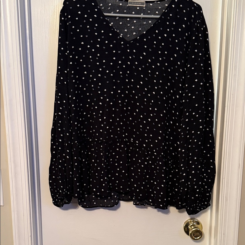 Like New Womens Sheer Black with White hearts Blouse in Womens Size XL